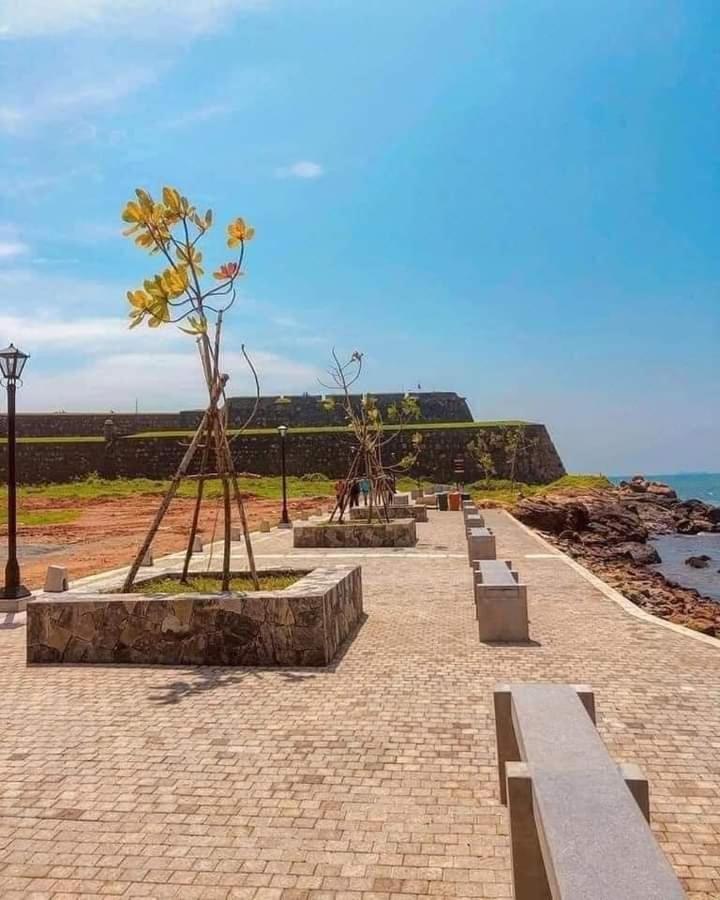 Oesis - Stylish Villa Steps From Historic Galle Fort Экстерьер фото
